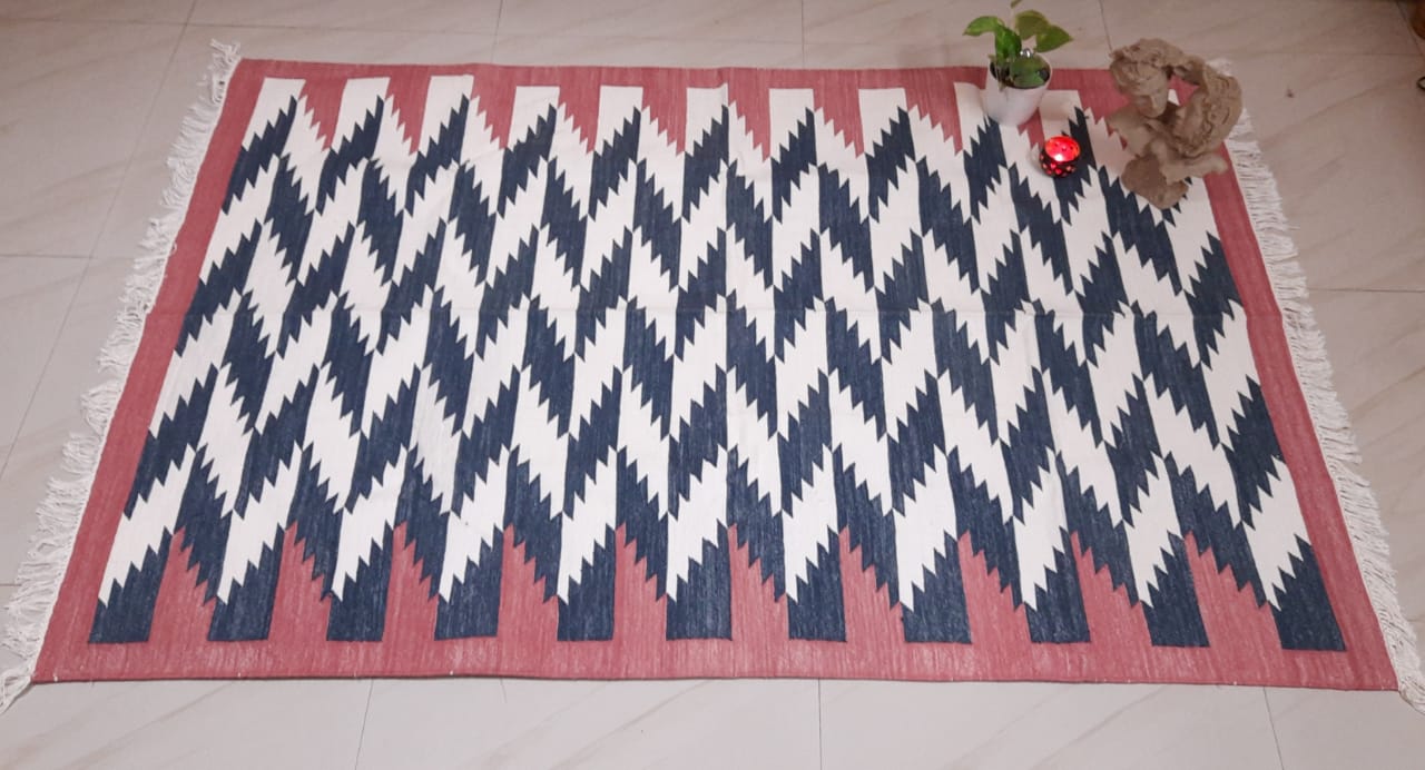 Geometrical patterned Dhurrie in Red & Black
